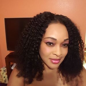 Meet your Posher, Simone